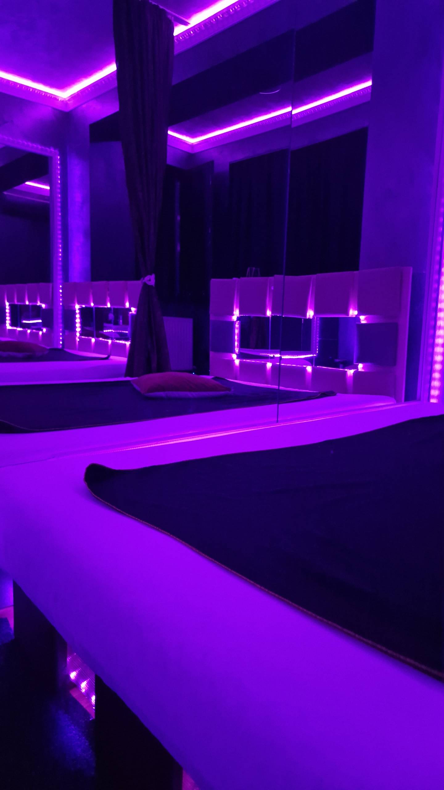 Turnkey business for sale: massage salon & nightclub with 20 years of history, loyal clients, top location, and profits from day one.