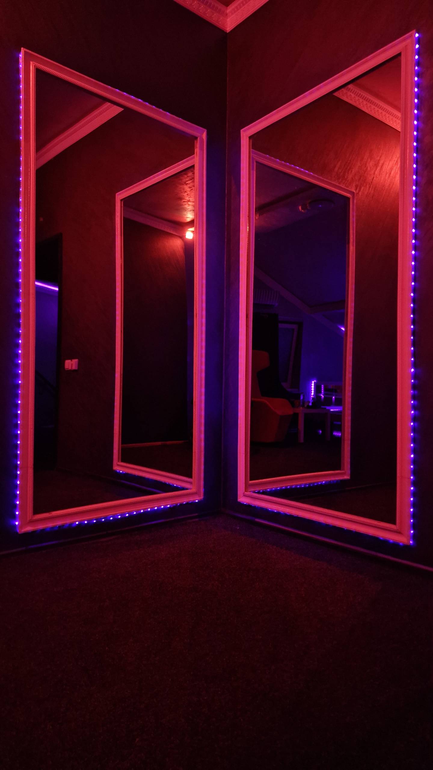 Turnkey business for sale: massage salon & nightclub with 20 years of history, loyal clients, top location, and profits from day one.