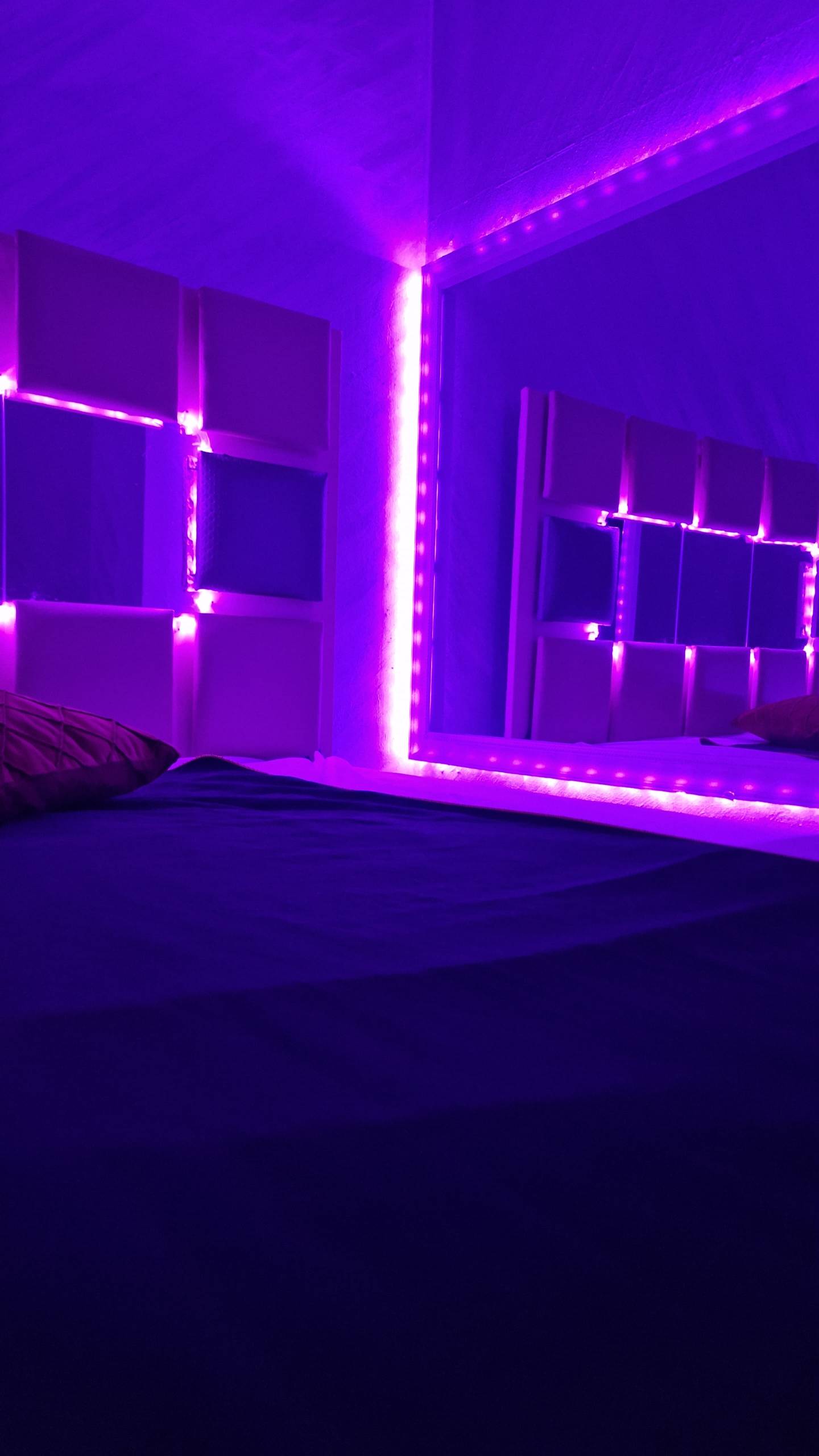 Turnkey business for sale: massage salon & nightclub with 20 years of history, loyal clients, top location, and profits from day one.