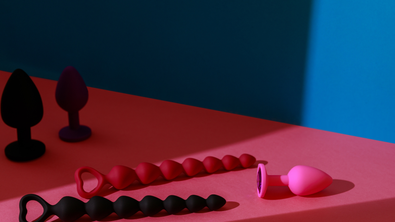Accesorii utilizate pentru masaj erotic la prostată și stimulare intimă